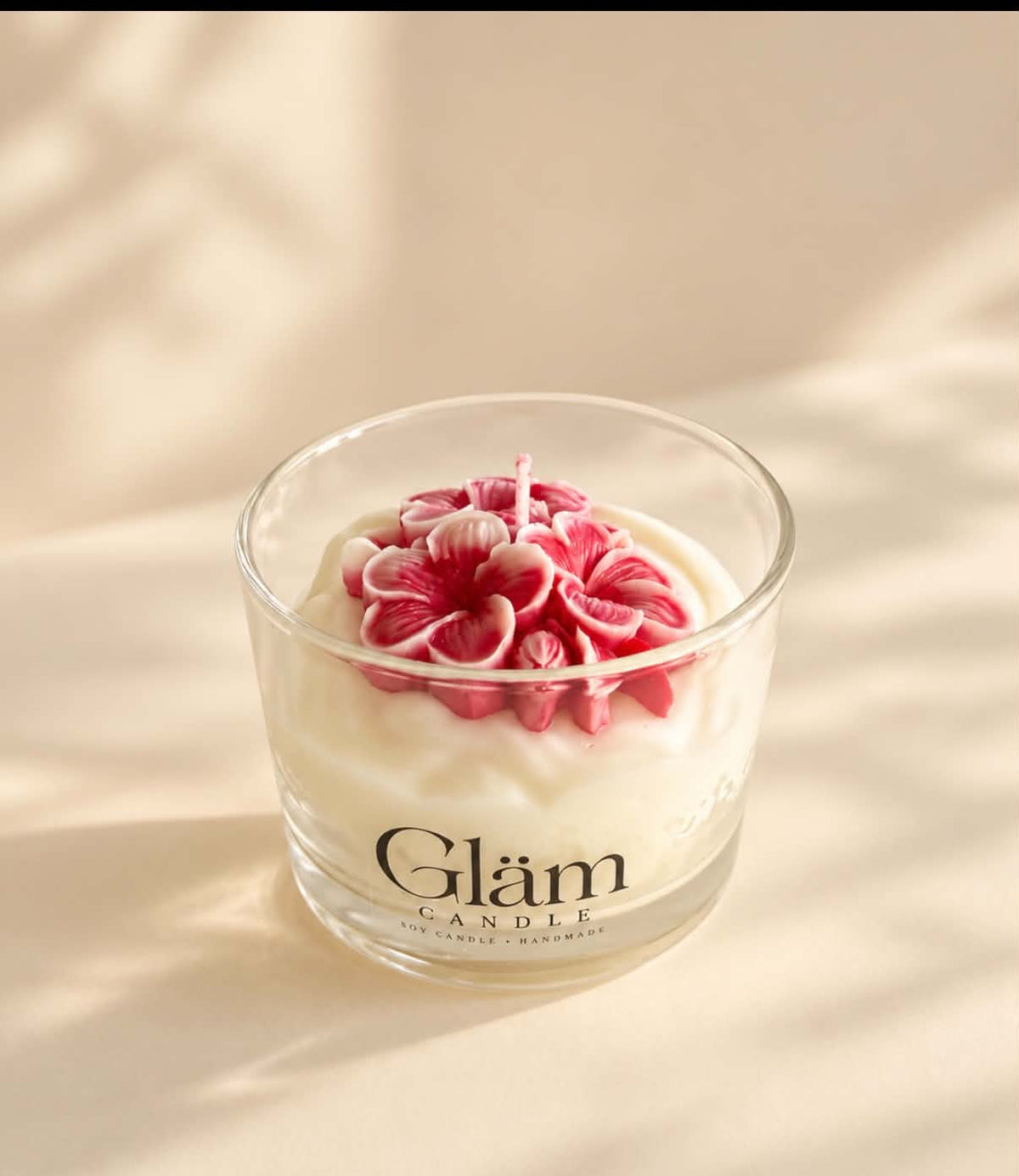 • Gläm Candle – Õitsva Luksuse ja Kreemja Vanilli Dessert-Küünal
